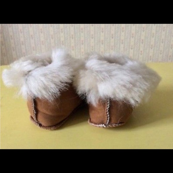 New brown lamb skin baby booties Mocs 3-6 months - Picture 4 of 7